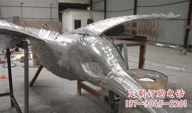 重庆不锈钢雄鹰展翅——自由之翼的象征