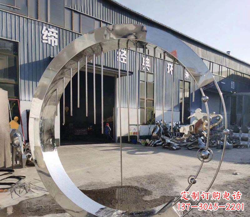 重庆不锈钢旋转流水圆环雕塑