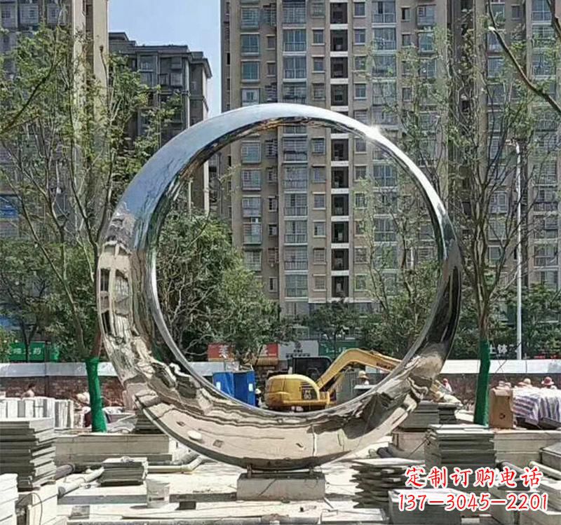 重庆不锈钢艺术圆环雕塑——艺术的精粹