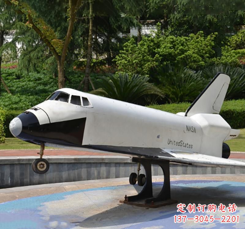 重庆不锈钢飞机雕塑给空中增添梦幻氛围