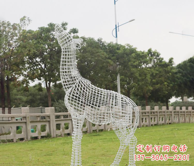 重庆不锈钢长颈鹿雕塑——艺术精美的象征
