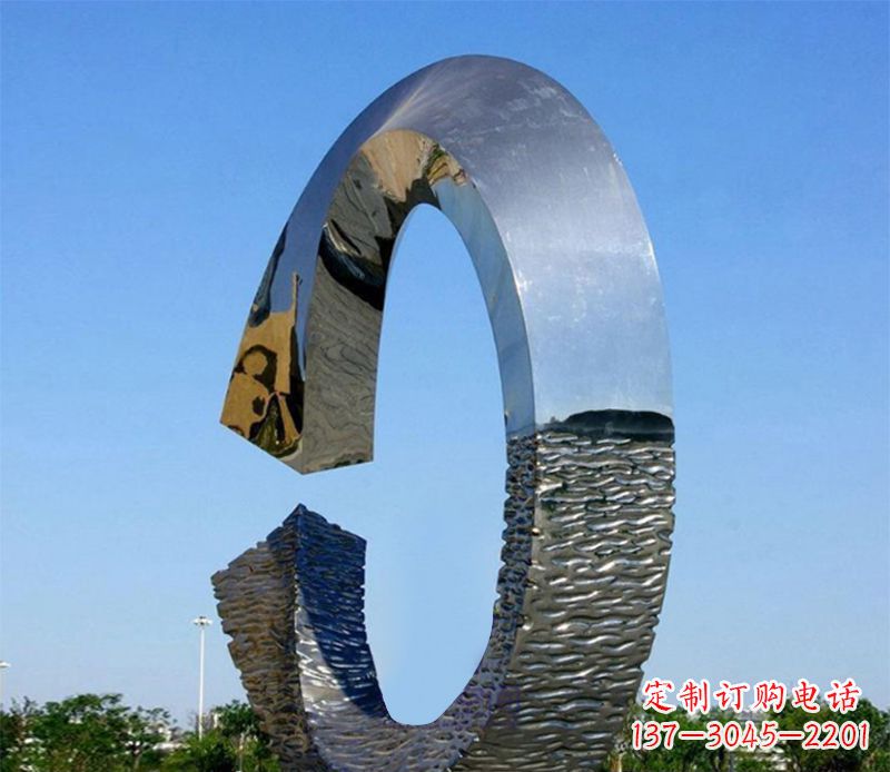 重庆环绕着美好的景观雕塑