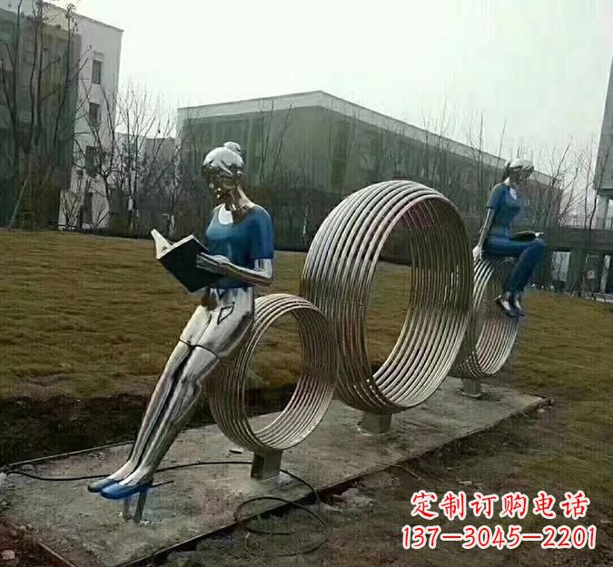 重庆圆环读书人雕塑