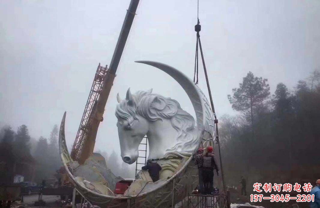 重庆不锈钢月亮雕塑