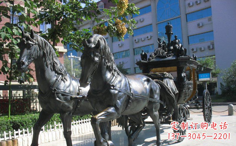 重庆马车雕塑西方步行街的瑰宝