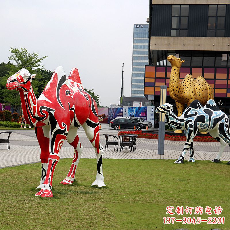 重庆彩绘骆驼不锈钢雕塑-城市园林动物景观雕塑摆件