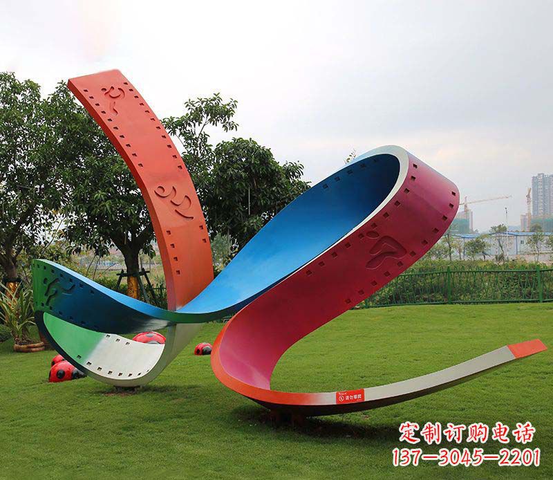 重庆彩色不锈钢胶卷雕塑