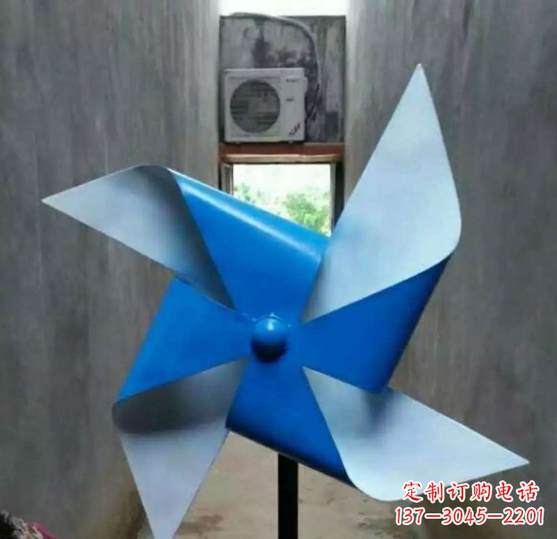 重庆色彩斑斓的不锈钢风车雕塑