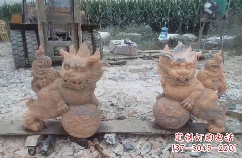 重庆狮子雕塑踩球小狮子石雕