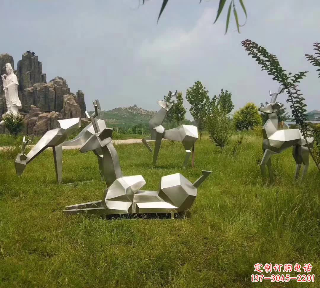 重庆草坪不锈钢锻造小鹿雕塑