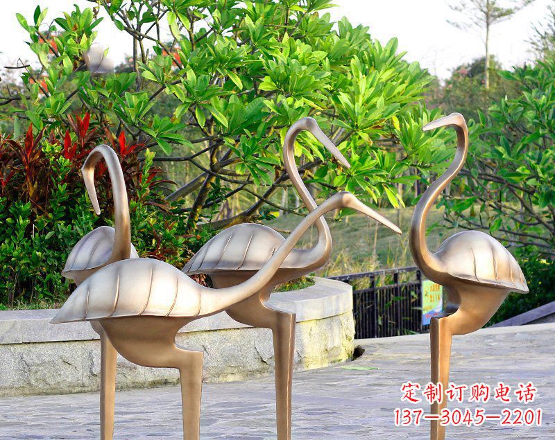 重庆丹顶鹤雕塑传承悠久的中国传统艺术