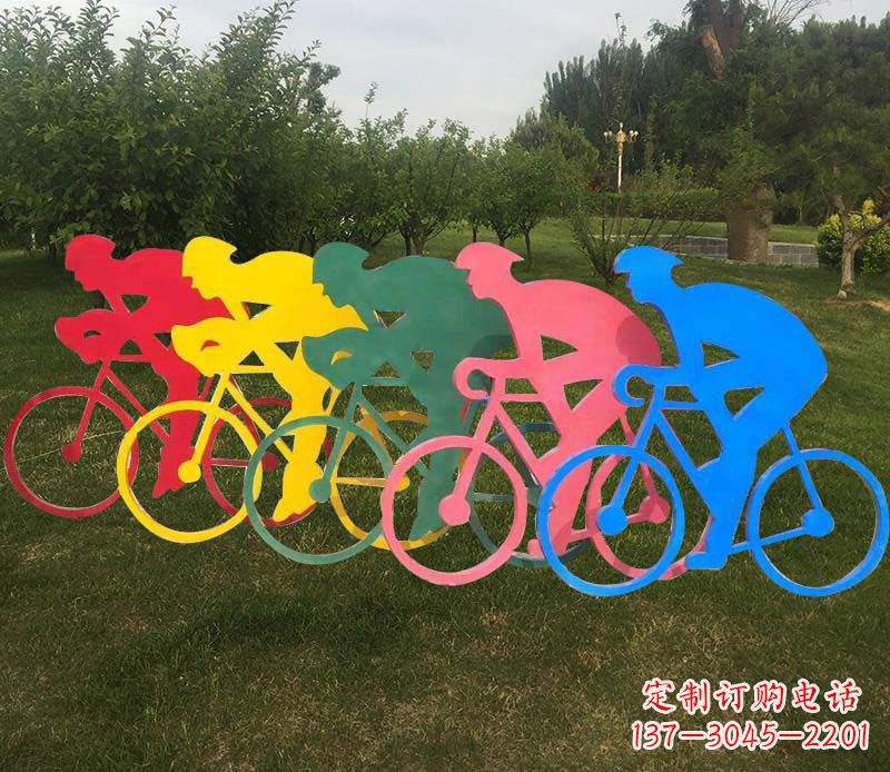 重庆抽象骑自行车公园雕塑