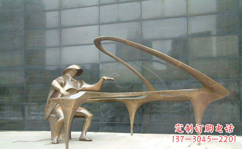 重庆抽象人物弹钢琴街边景观铜雕