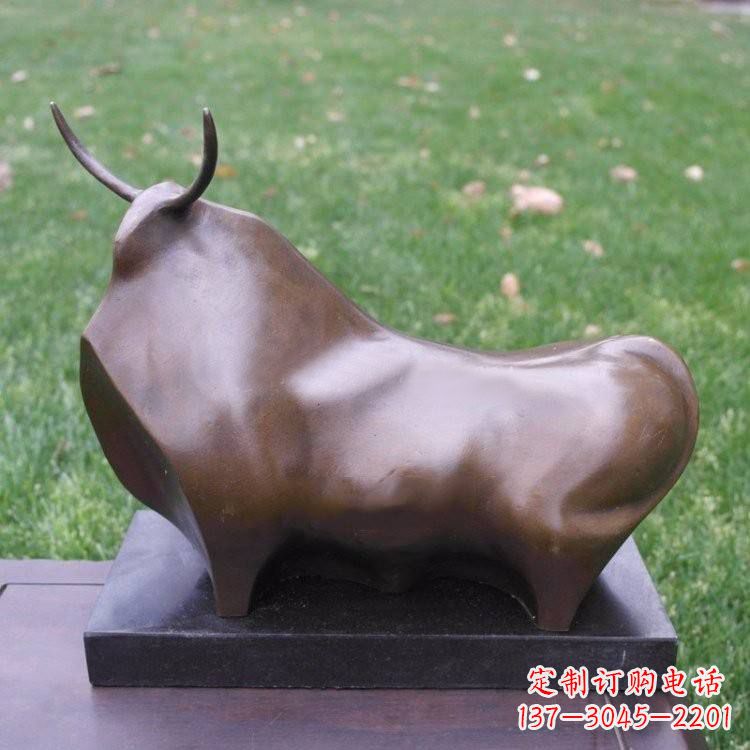 重庆十二生肖铜牛雕塑——传承中国古老文化