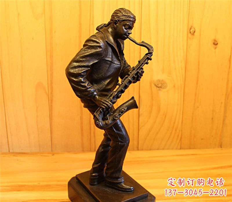 重庆萨克斯雕塑娱乐场所的精灵