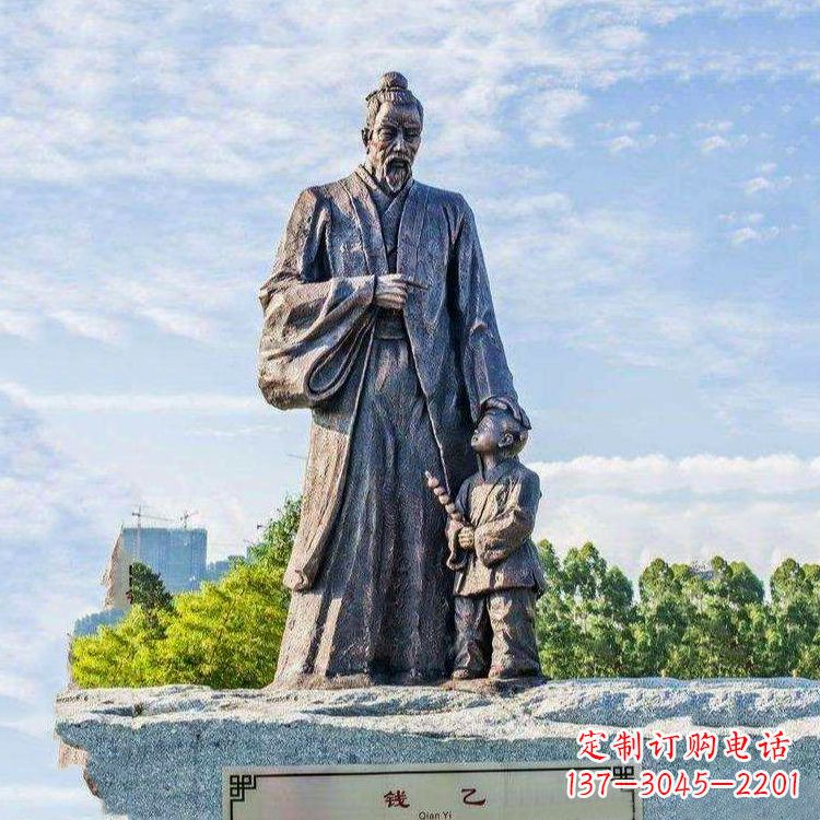 重庆纯铜钱乙雕像传承历史的象征