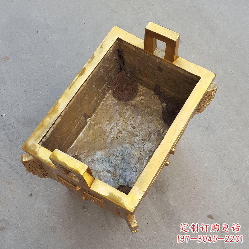 重庆纯铜铸造金色香炉鼎