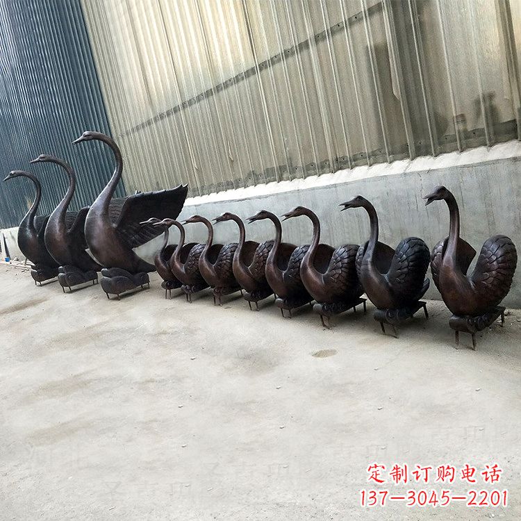 重庆精致的铜质天鹅雕塑