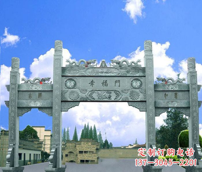 重庆村庄三门牌坊的雕塑之美