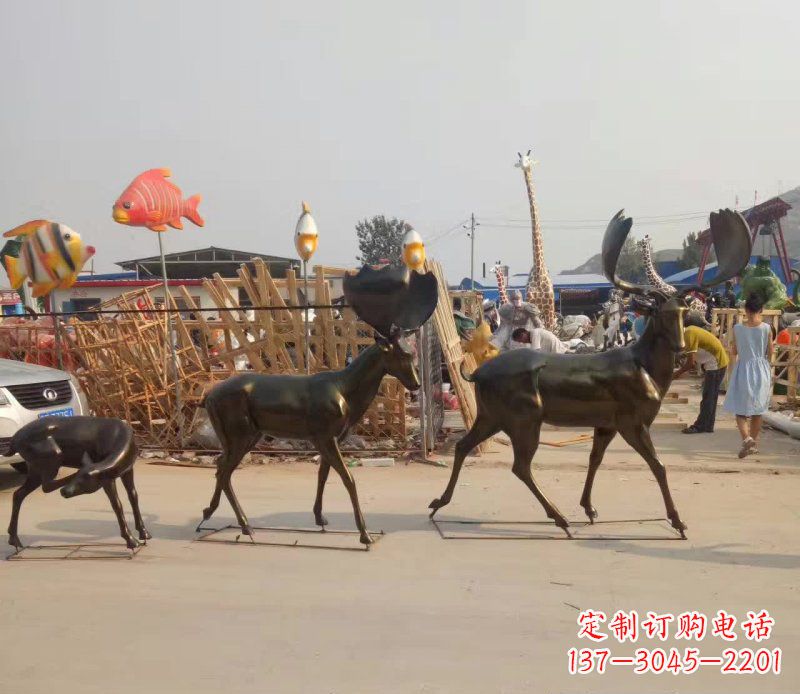 重庆大角鹿群的铜雕美丽的艺术精品