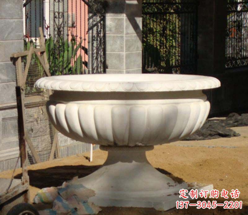 重庆精美大理石花盆雕塑
