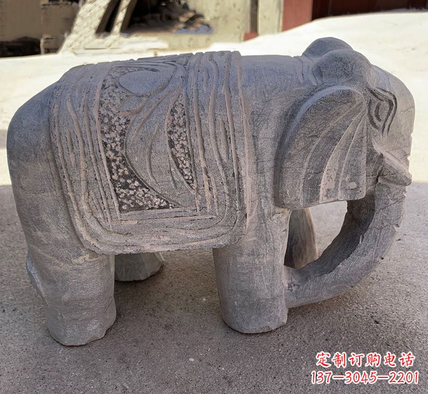 重庆大象可爱石雕