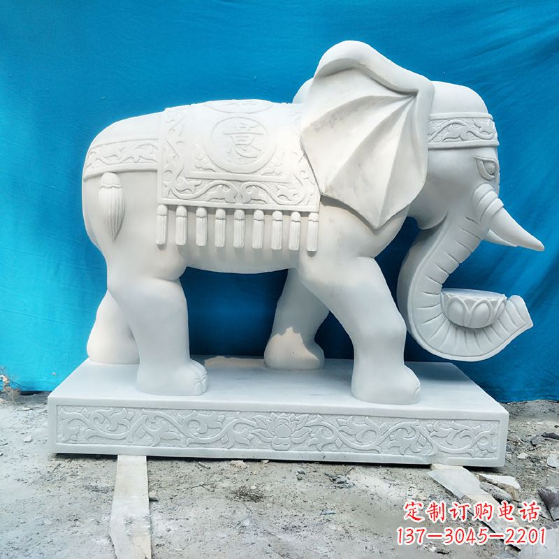 重庆大象石雕翘鼻子