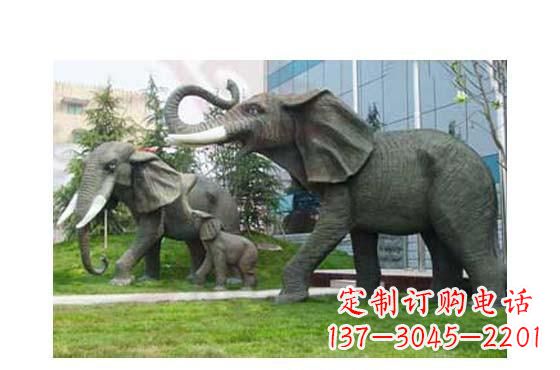 重庆大象一家三口铜雕