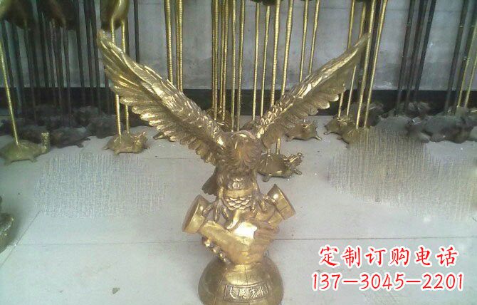 重庆大展宏图老鹰铜雕展现雄鹰的威严和气势