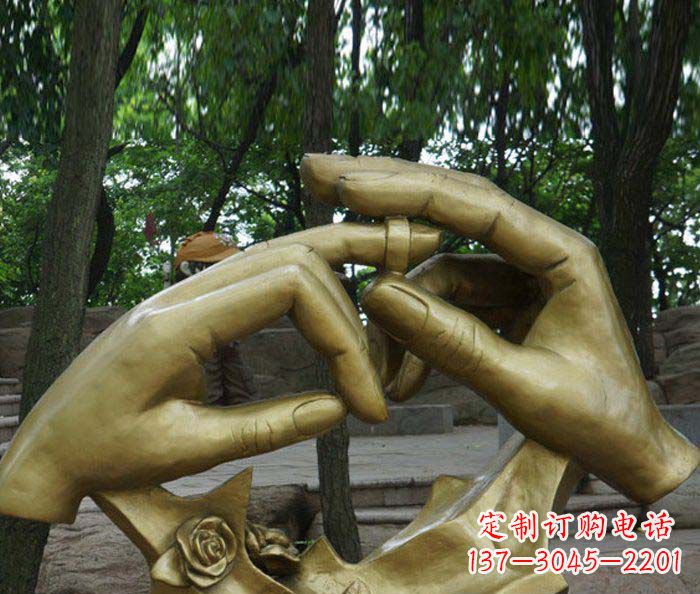 重庆戴戒指园林景观铜雕