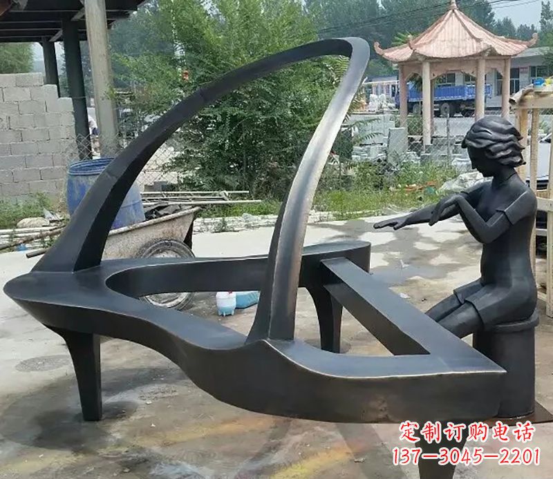 重庆钢琴抽象铜雕