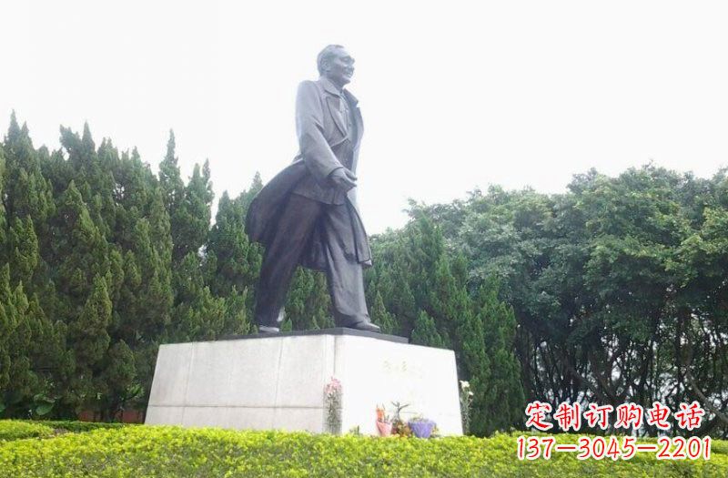 重庆邓小平铜雕