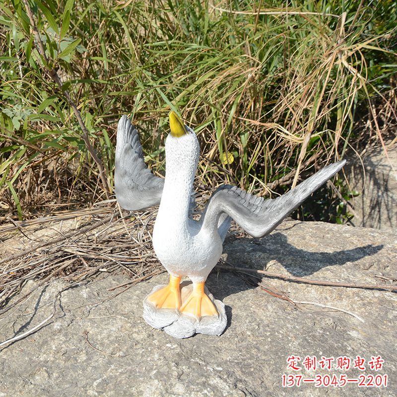 重庆祈求和平的雕塑少女