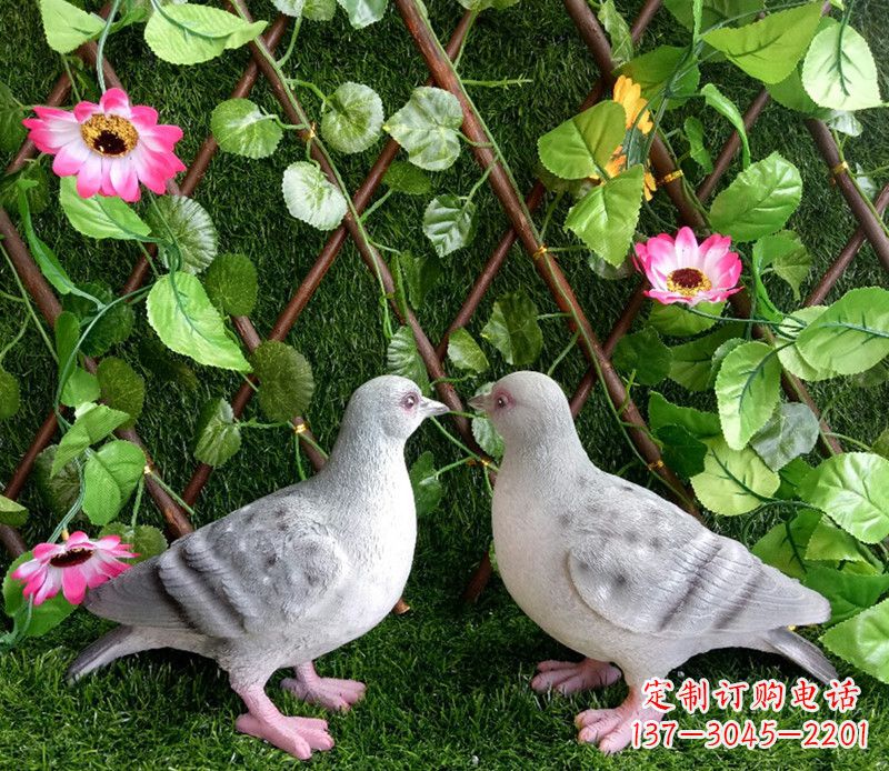 重庆传递和平与美好的和平鸽雕塑