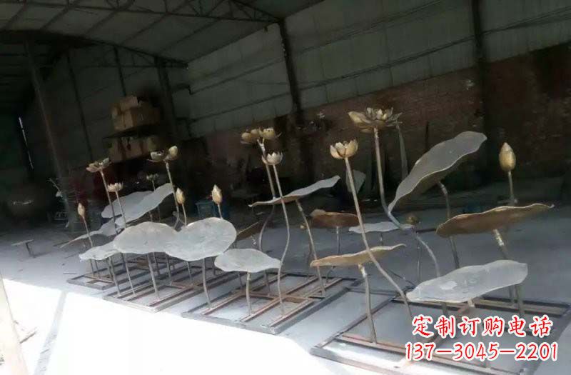 重庆精美锻铜荷花荷叶雕塑