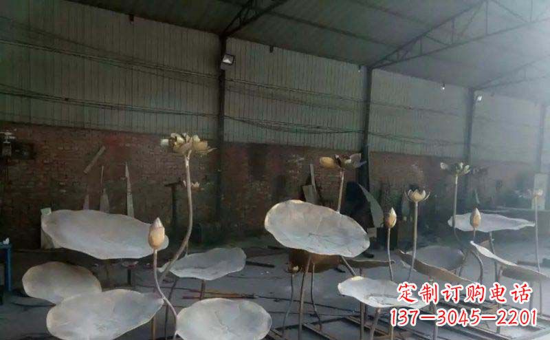 重庆锻铜荷叶荷花广场景观雕塑