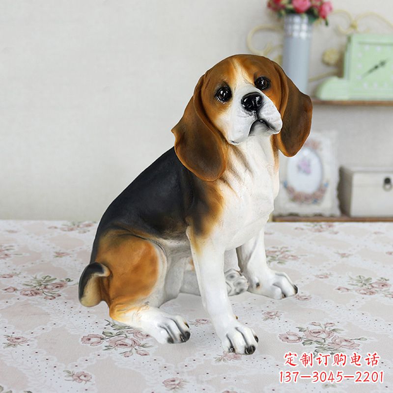 重庆玻璃钢蹲姿仿真比格犬雕塑