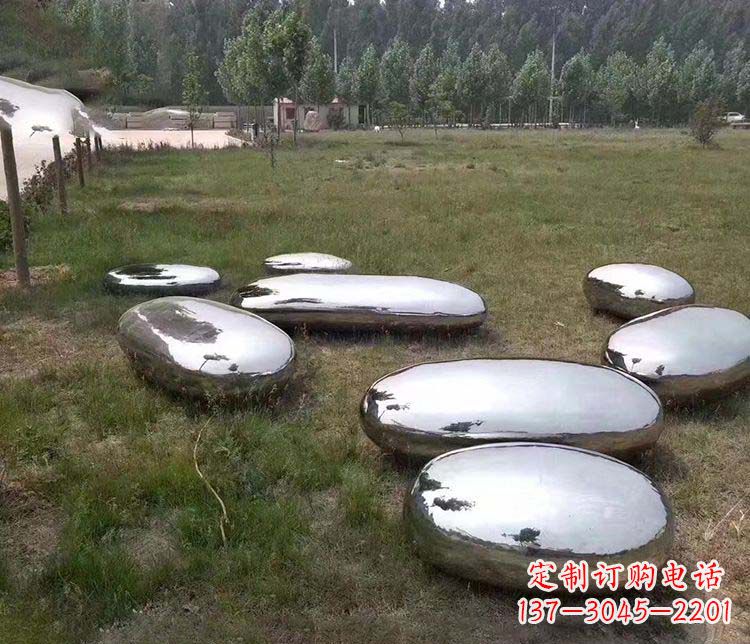 重庆抽象镜面不锈钢鹅卵石雕塑