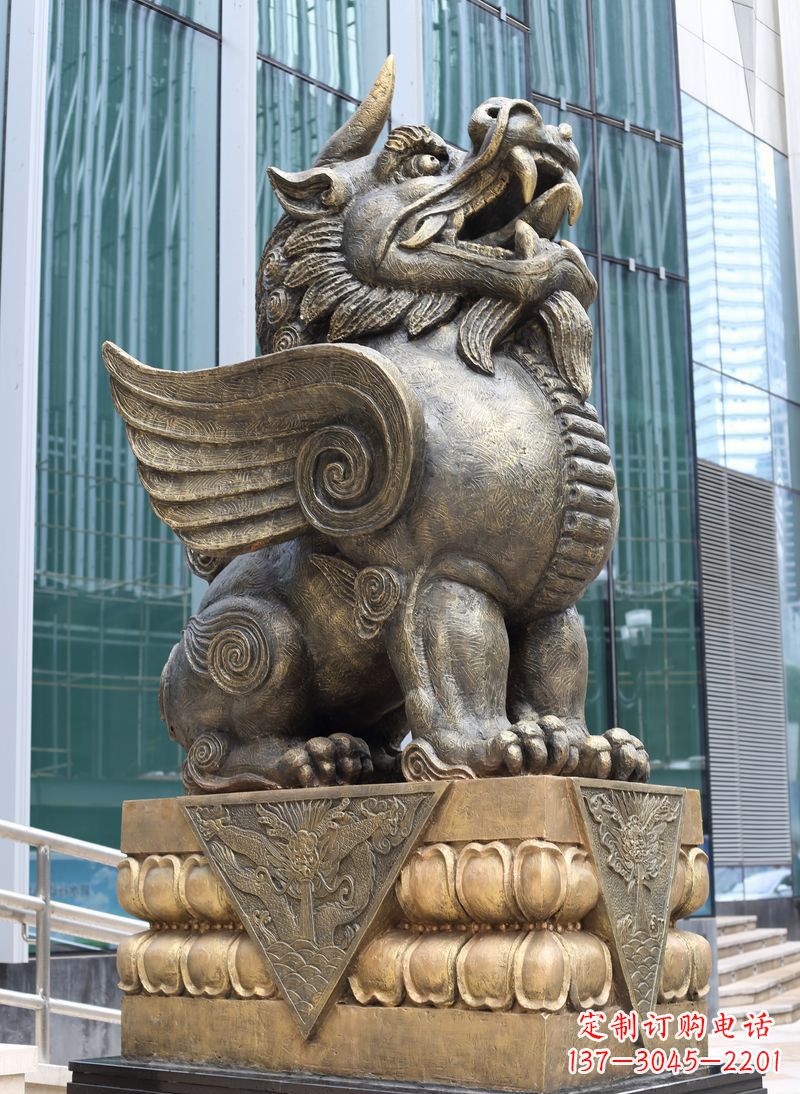 重庆法院门口独角兽神兽铜雕