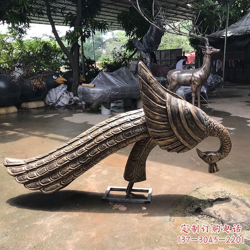 重庆仿铜玻璃钢定制孔雀雕塑