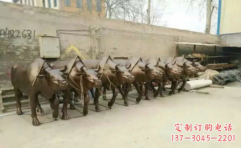 重庆仿铜牛玻璃钢动物雕塑