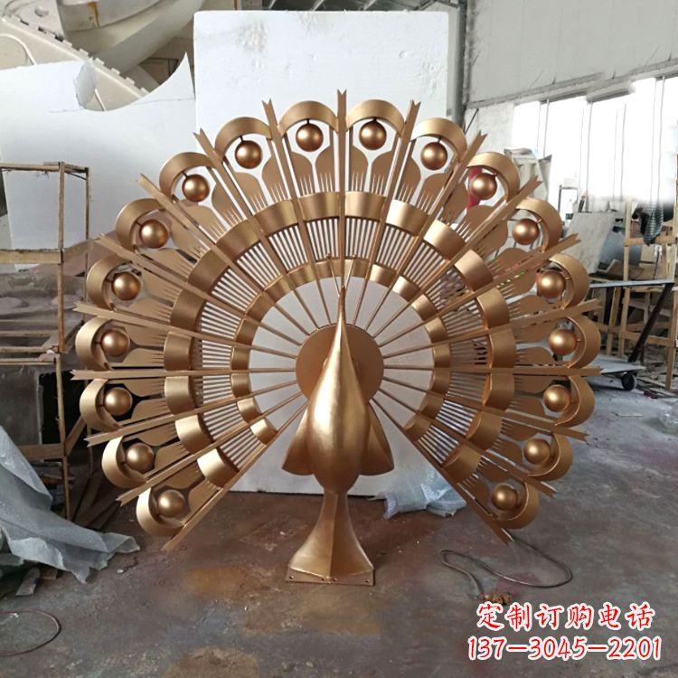 重庆精致而又经典的仿铜色不锈钢孔雀雕塑