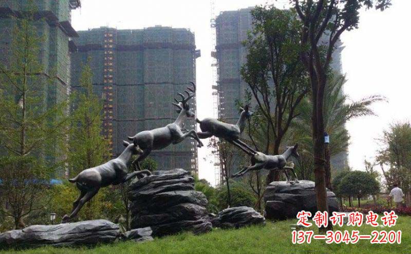 重庆飞奔的小鹿小区动物铜雕