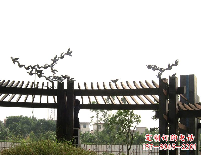 重庆飞翔的鸽子公园园林创意装饰雕塑