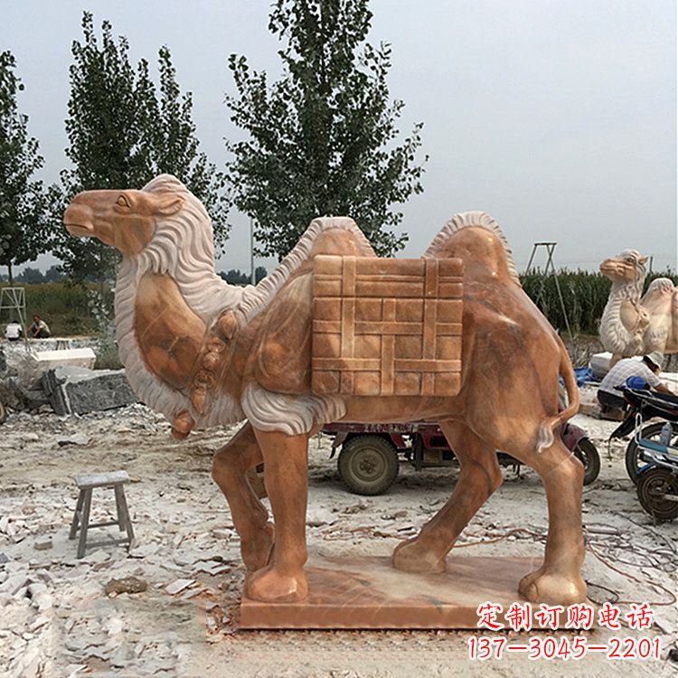 重庆负重骆驼雕塑—晚霞之红