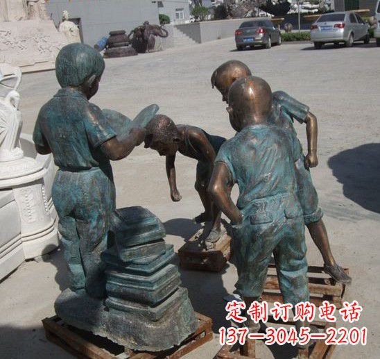 重庆童话般的梦幻小孩铜雕塑
