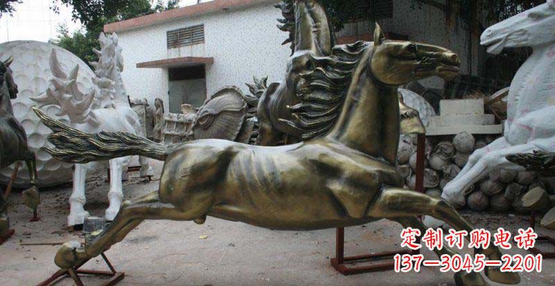 重庆公园奔跑的马动物铜雕