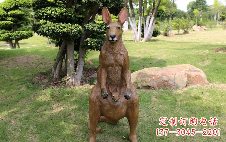 重庆公园玻璃钢仿真袋鼠雕塑