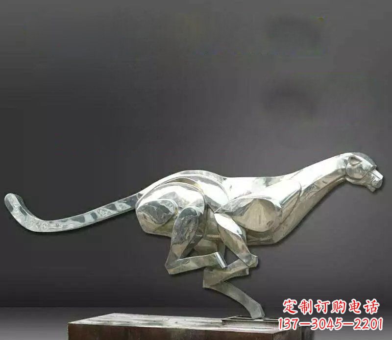 重庆公园不锈钢奔跑的豹子动物雕塑