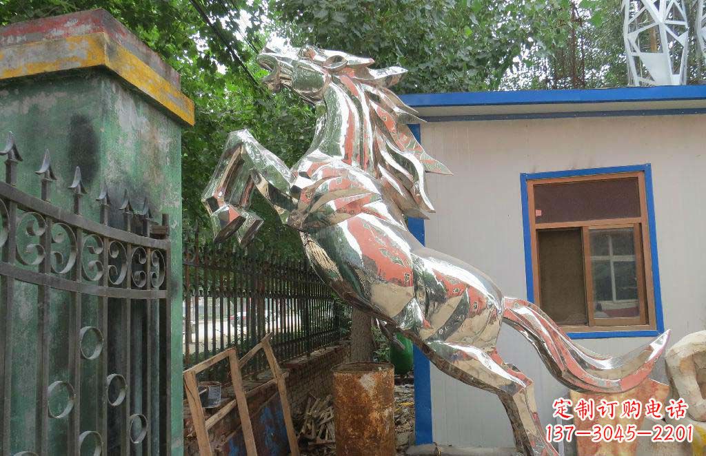 重庆优雅凌厉的不锈钢奔跑马雕塑